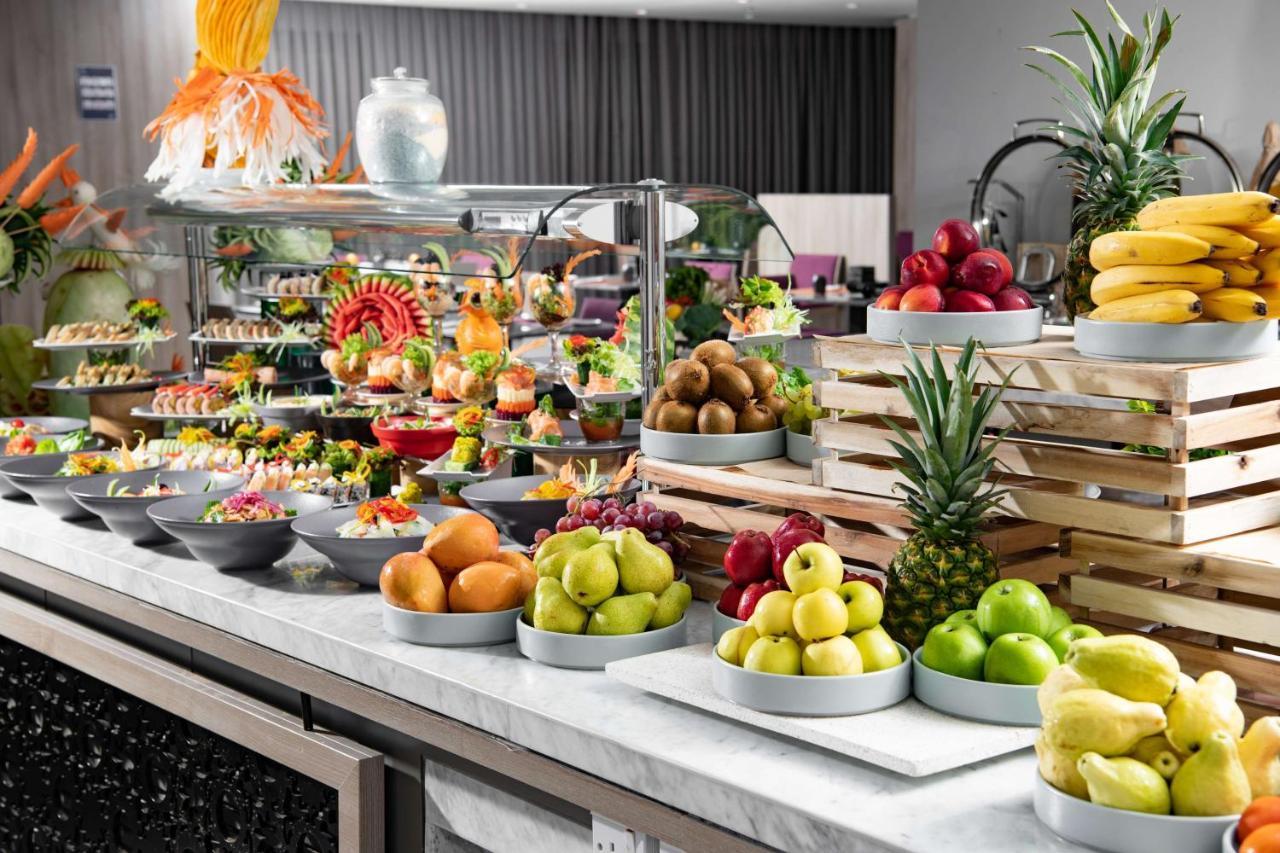 Park Inn By Radisson Makkah Aziziyah La Meca Exterior foto A buffet at a luxury hotel