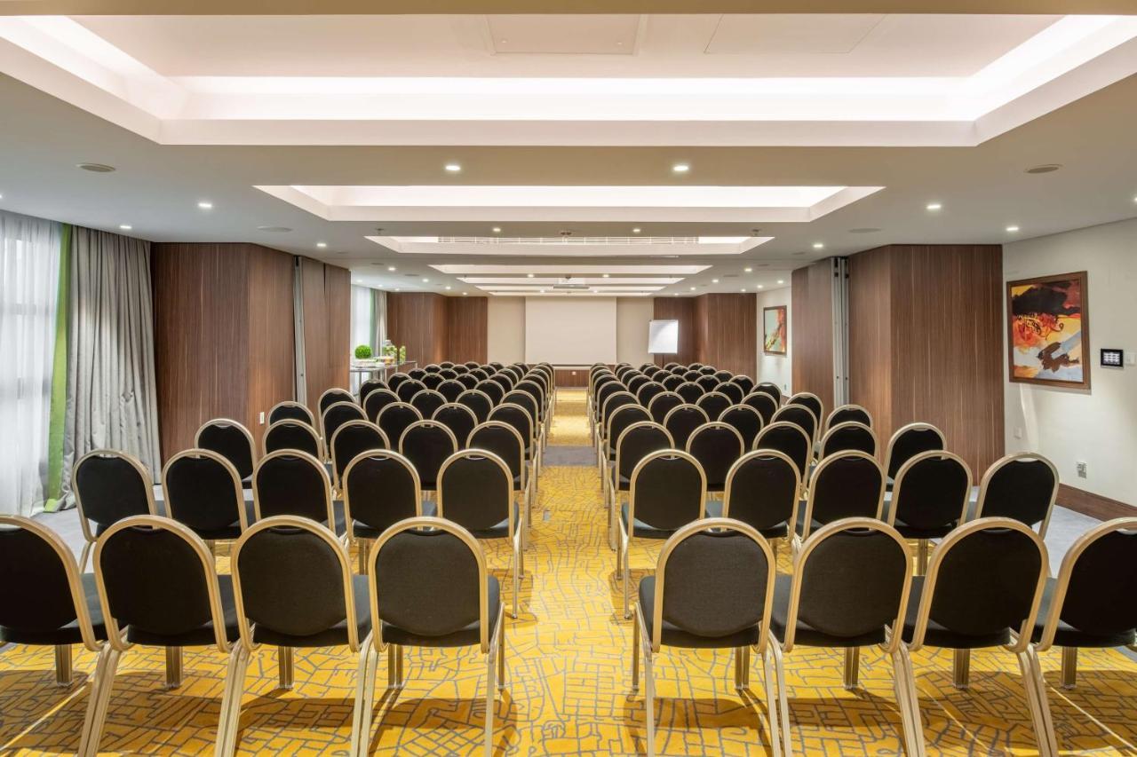 Park Inn By Radisson Makkah Aziziyah La Meca Exterior foto The meeting room at the hotel