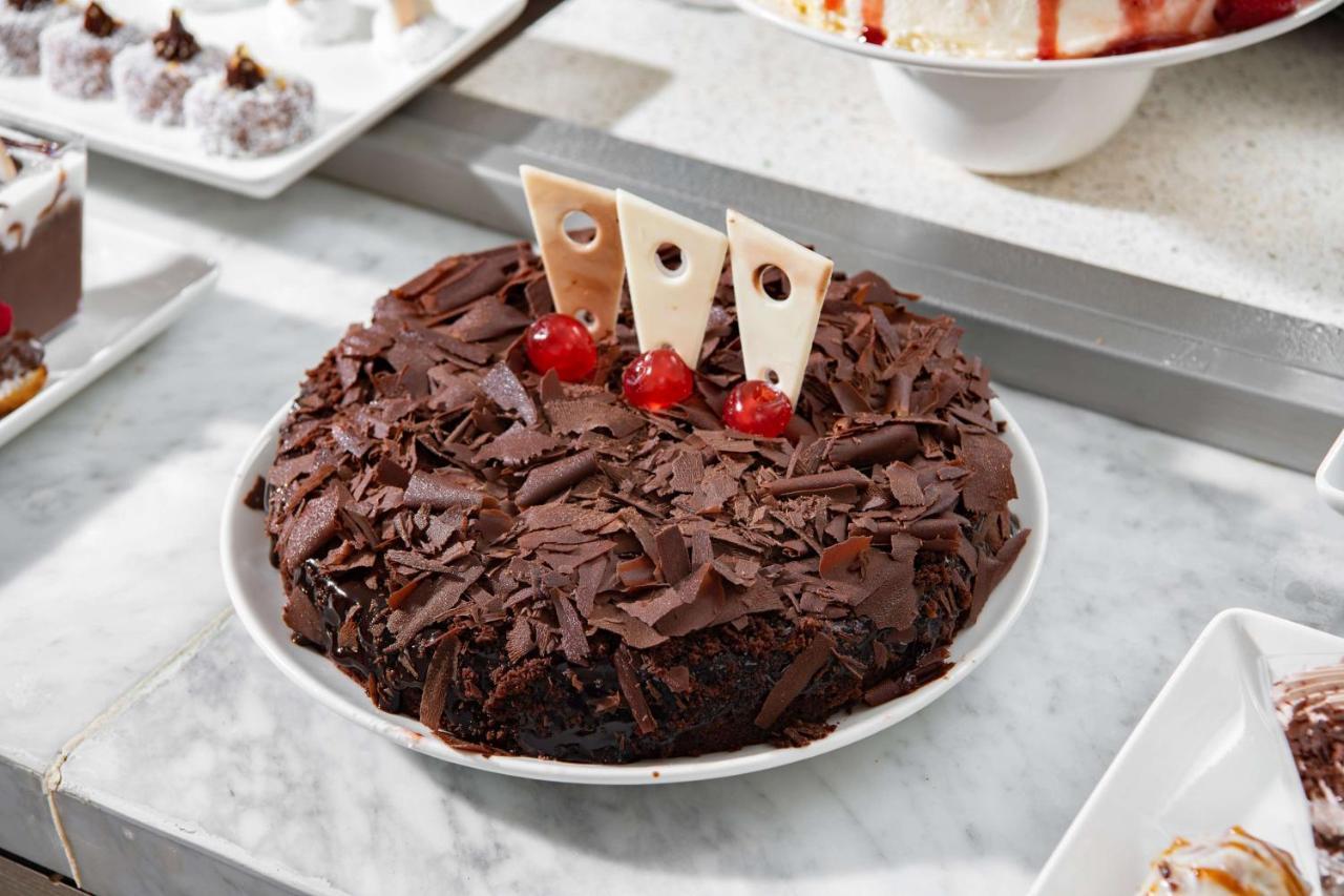 Park Inn By Radisson Makkah Aziziyah La Meca Exterior foto Black Forest cake