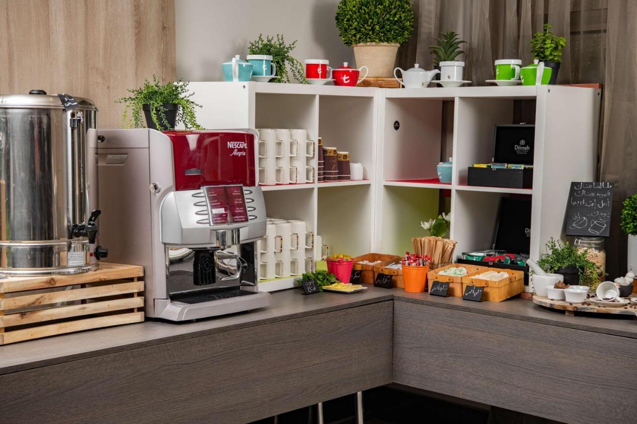 Park Inn By Radisson Makkah Aziziyah La Meca Exterior foto A coffee machine