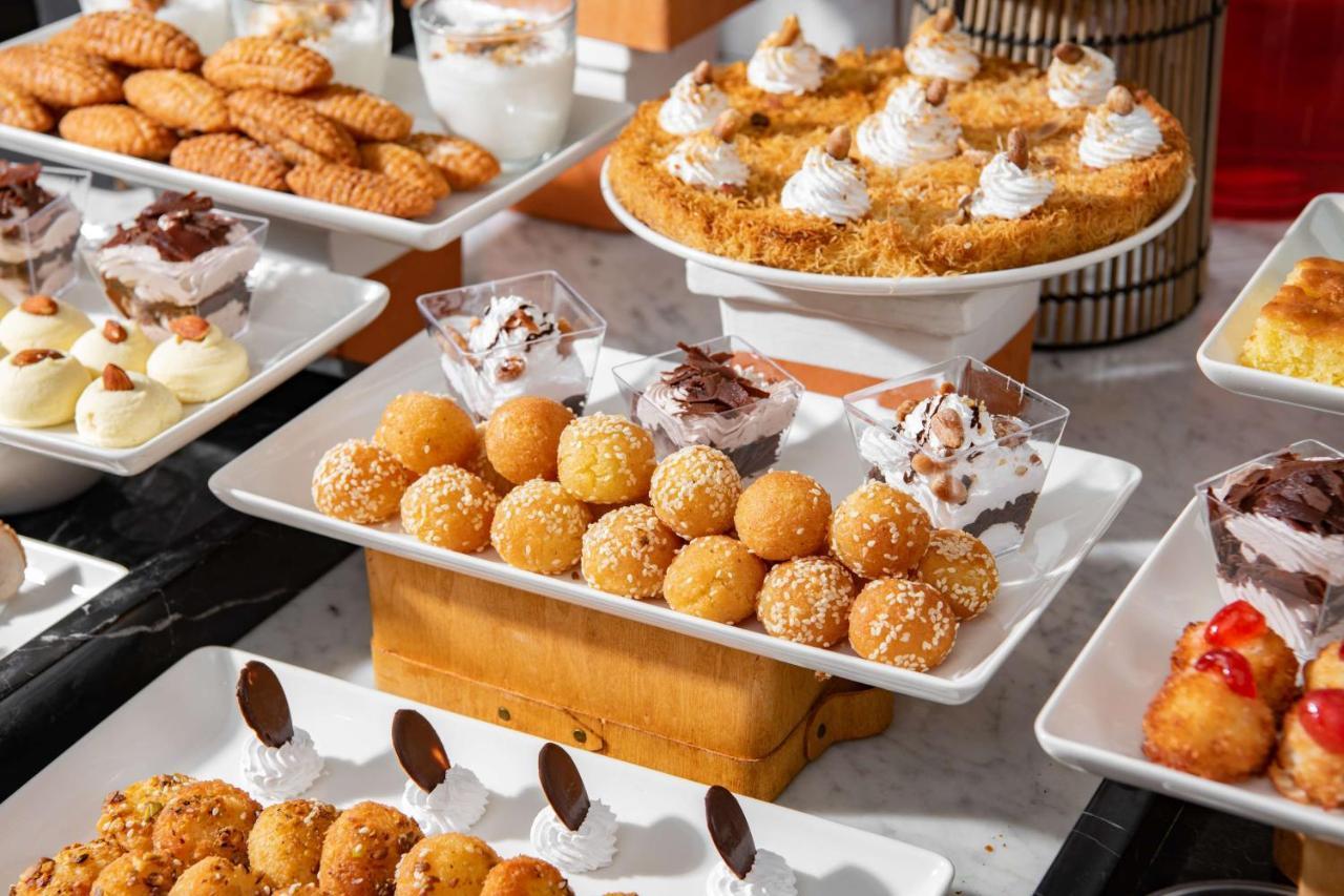 Park Inn By Radisson Makkah Aziziyah La Meca Exterior foto A buffet at a luxury hotel