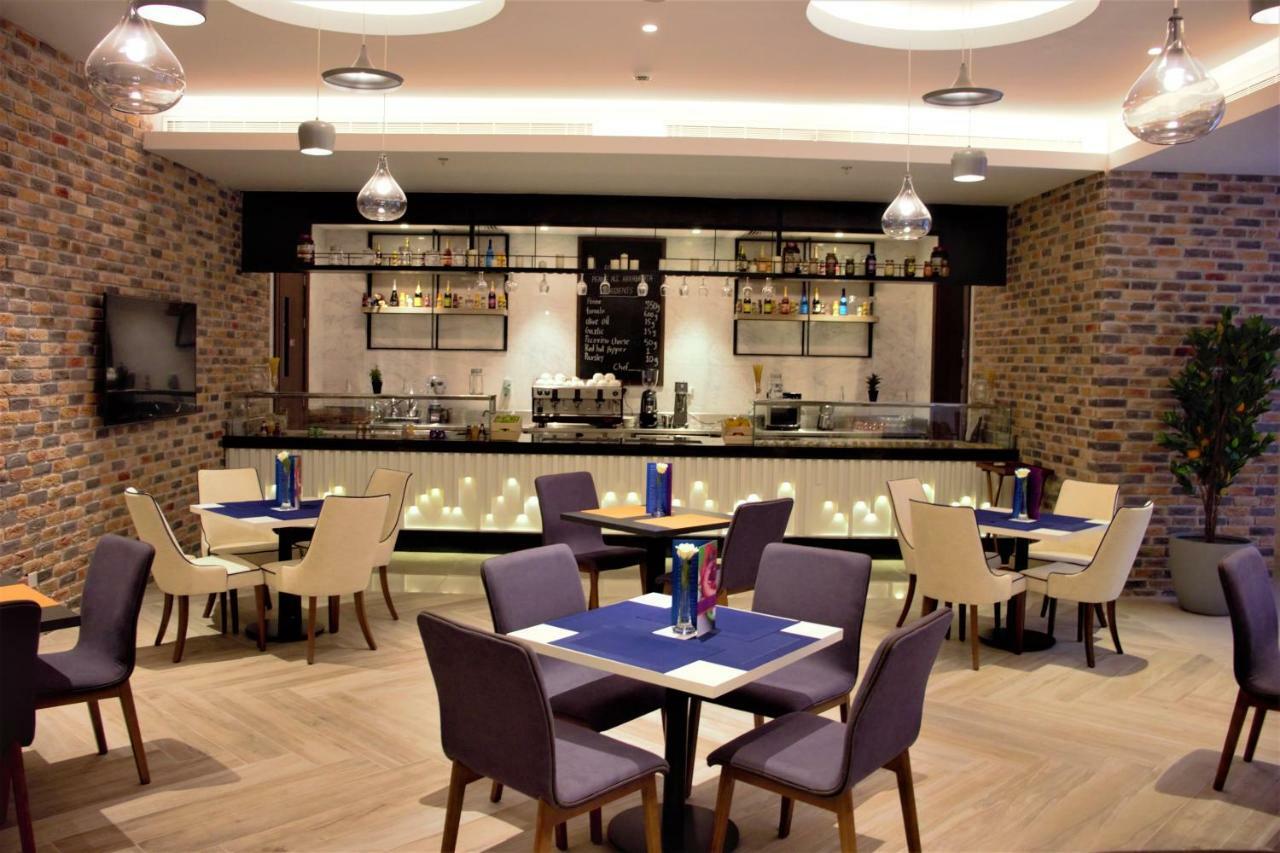 Park Inn By Radisson Makkah Aziziyah La Meca Exterior foto The lounge at the airport