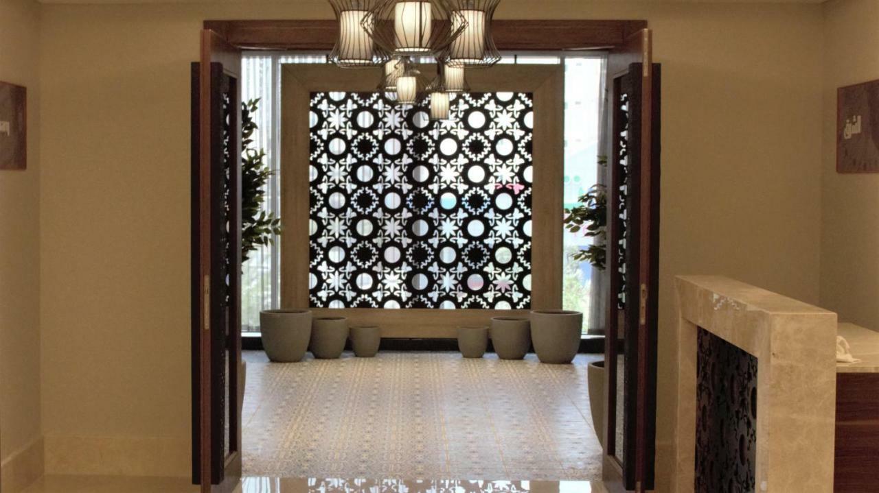 Park Inn By Radisson Makkah Aziziyah La Meca Exterior foto A decorative panel of glass