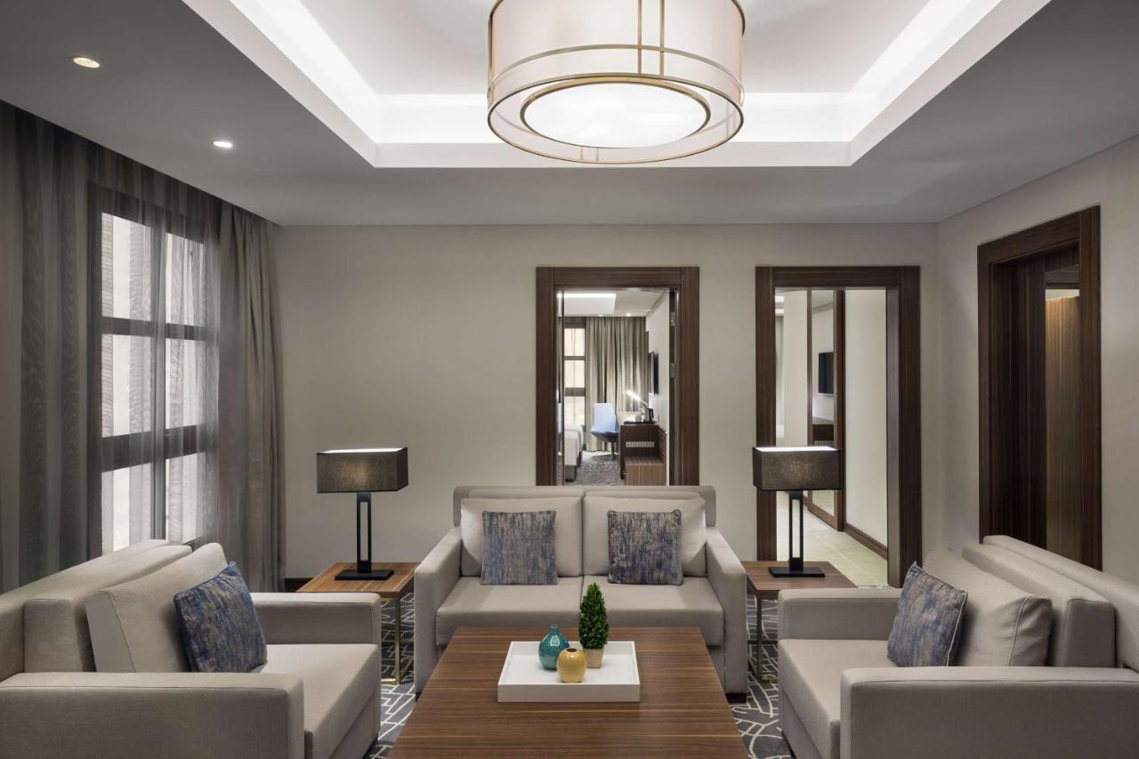 Park Inn By Radisson Makkah Aziziyah La Meca Exterior foto A living room in a suite at the hotel